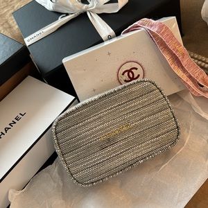 CHANEL Cosmetic case with box